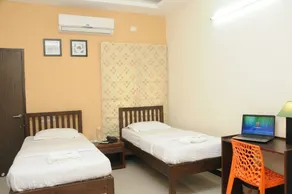OYO 6043 Orange Inn OMR - Image 2