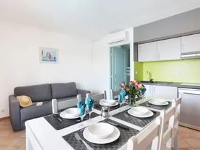 Charmantes Apartment mit beheiztem Pool - Image 2