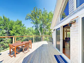 Waterfront 3br W/ Deck 3 Bedroom Cottage - Image 5