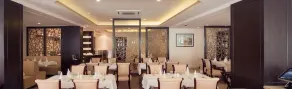Royal Reve Hotel - Image 5