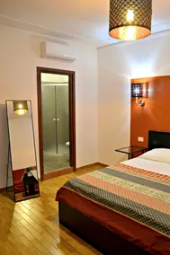 Key Of Venice Guest House - Image 5
