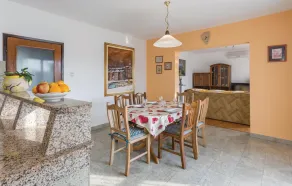 Awesome Home in Barban With Wifi and 6 Bedrooms - Image 3