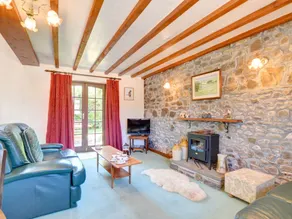 Centrally Located Home Near the Gardens and Castle of West Wales - Image 5
