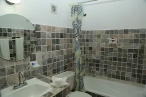 Bed & Beach & Fun Cancun Hostal - Image 4