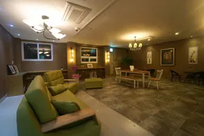 Orange Tree Hotel & Cafe - Image 3