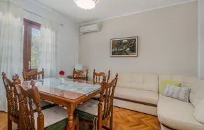Stunning Home in Bascanska Draga With Wifi and 6 Bedrooms - Image 5