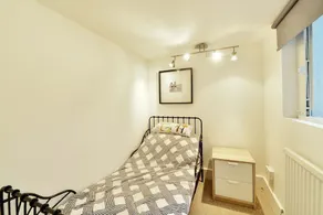 Quaint 3 bedroom garden flat in the heart of Camden Town. - Image 2