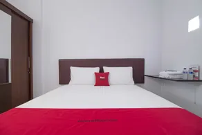 RedDoorz Near Siloam Karawaci 2 - Image 3
