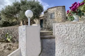 Trullo Ulivo pool complex - Image 5