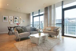 Luxury Apartment, Stroll Away From City Walk! - Image 3