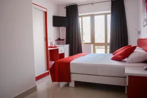 Reno's Guest House - Image 4