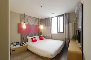ibis Beijing Tiantandongmen Metro Station Hotel - Image 4