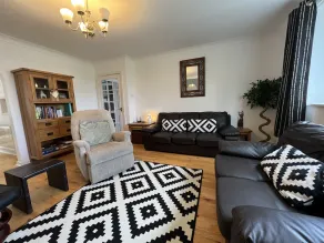 3 Bedroom Bungalow Moelfre- Private Garden,parking - Image 2
