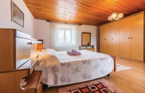 Beautiful Home in Barban With Wifi and 3 Bedrooms - Image 3