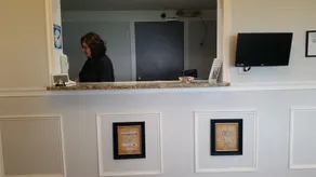 Airport Inn & Parking Vandalia - Image 2
