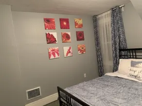 Pontiac Guest House - Image 5