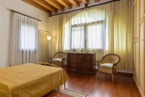 The Mulberries Three Bedroom and two Bathroom Apartment - Image 2
