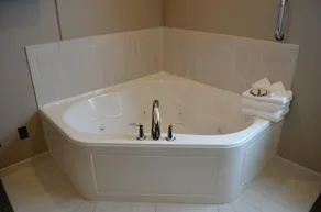 Baymont by Wyndham Bellevue - Image 3