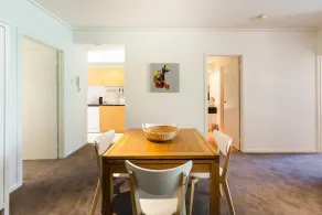 Naomi, 2Bdr South Melbourne Apartment - Image 2