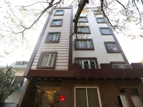 OYO Flagship 12177 Hotel Crystal Inn - Image 3