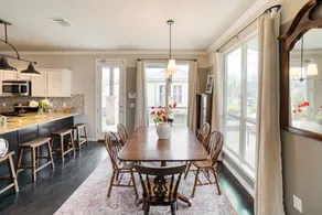 Lady Bird by Avantstay Great Location in Austin w/ Large Yard & Fire Pit! - Image 2