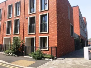 Modern 3 Bedroom House in Central Manchester - Image 5
