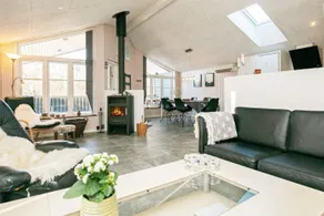 Peaceful Holiday Home in Jutland With Private Whirlpool - Image 4