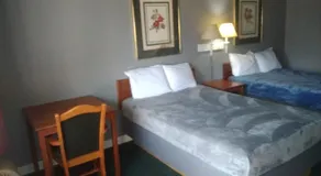 2 Double Beds Hotel Studio 107 - Image 4
