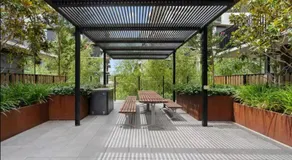 Balcony Apt with 1 Bedroom - Image 5