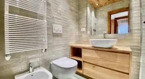 Cozy 3 bedroom in amazing location - Image 2