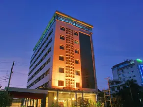 Hotel Queen Mandalay - Image 4