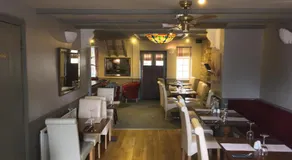 The Queens Head - Image 2