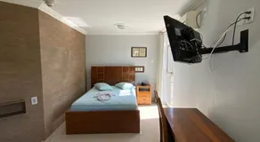 Garden Hotel - Image 4