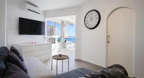 Modern apartment with a wonderful sea view - Image 2