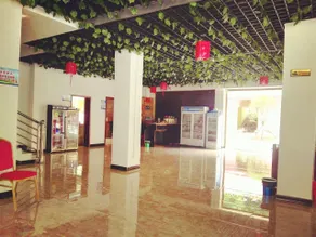 Bashan Chunzhuang Hotel - Image 3