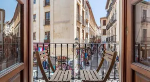 CH Elvira Luxury Apartment - Image 2