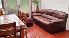 Tom's Alpaca Cottage - Image 2