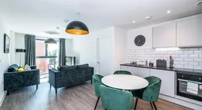 Insignia Apartments by Guestz - Image 4