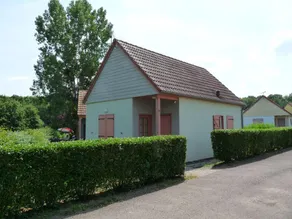 Semi-detached chalet with a terrace 100 m. from the beach - Image 4