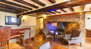 The George Hotel - Image 3