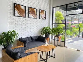 Urbanview Hotel Medio Inn Palu by RedDoorz - Image 3