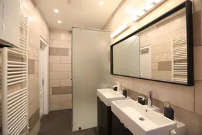 Luxury, unique, spacious NEW home Central Budapest - Image 3