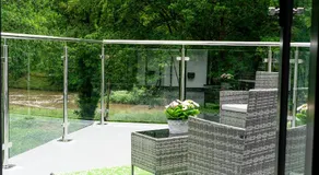Riverside Stay - Image 4