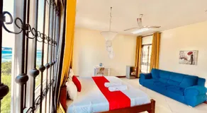 Elna's Nyali - Work & Unwind - Pool, Sea Views, AC & Fast Wi-Fi - Image 2