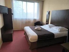 Adonis Lyon Est Hotel Artys - Image 2