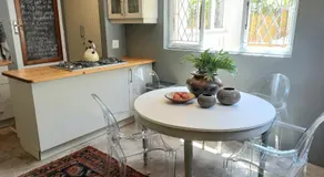 Villa Roc Guesthouse - Pet Friendly - Image 5