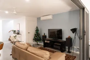 Modern Palm Beach getaway to suit whole family - Image 2