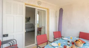 Appartement chaleureux avec terrasse et parking au Lavandou - FR-1-816-2 - Image 4