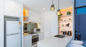 Bond Quarter Loft - Image 3
