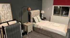 Spacious, Bright Twin Studio Apartment (can sleep up to 4) - Image 2
